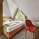 Maxmilian Lifestyle Hotel Loučeň