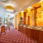 Maxmilian Lifestyle Hotel Loučeň