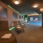 Maxmilian Lifestyle Loučeň