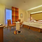 Hotel Maxmilian Lifestyle Loučeň