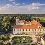 Maxmilian Lifestyle 4* Loučeň