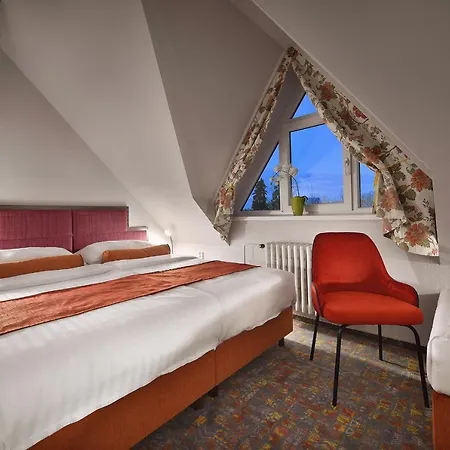 Hotel Maxmilian Lifestyle Loučeň