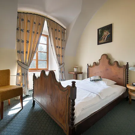 Maxmilian Lifestyle Hotel Loučeň