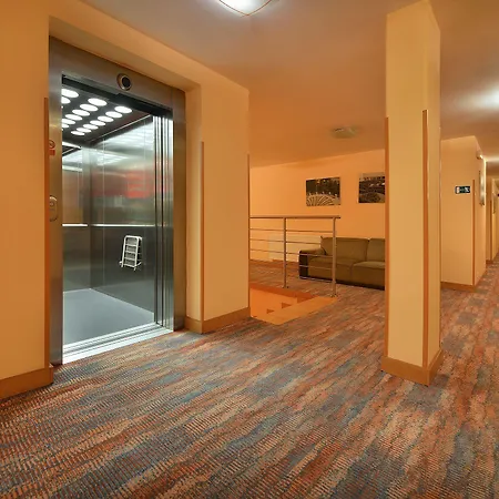 Maxmilian Lifestyle Hotel Loučeň