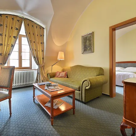 Maxmilian Lifestyle Hotel