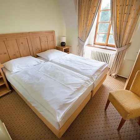 Maxmilian Lifestyle Hotel 4*