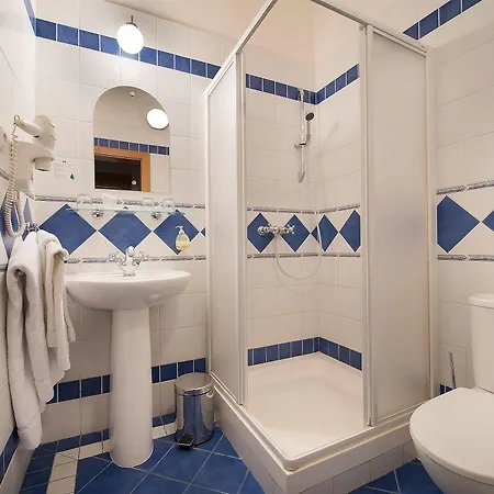 Hotel Maxmilian Lifestyle Loučeň
